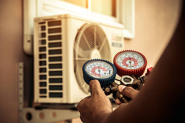 Professional Hvac technician working in Pauma Valley, CA